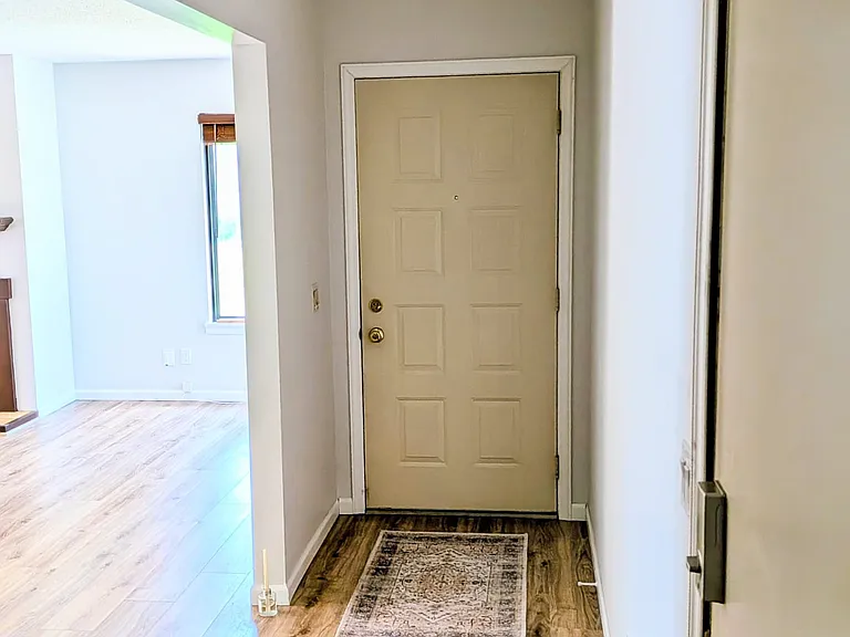 515 Clearwater Dr — Photo 8
