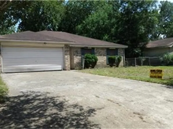 95 Briggs St, Beaumont, TX 77707