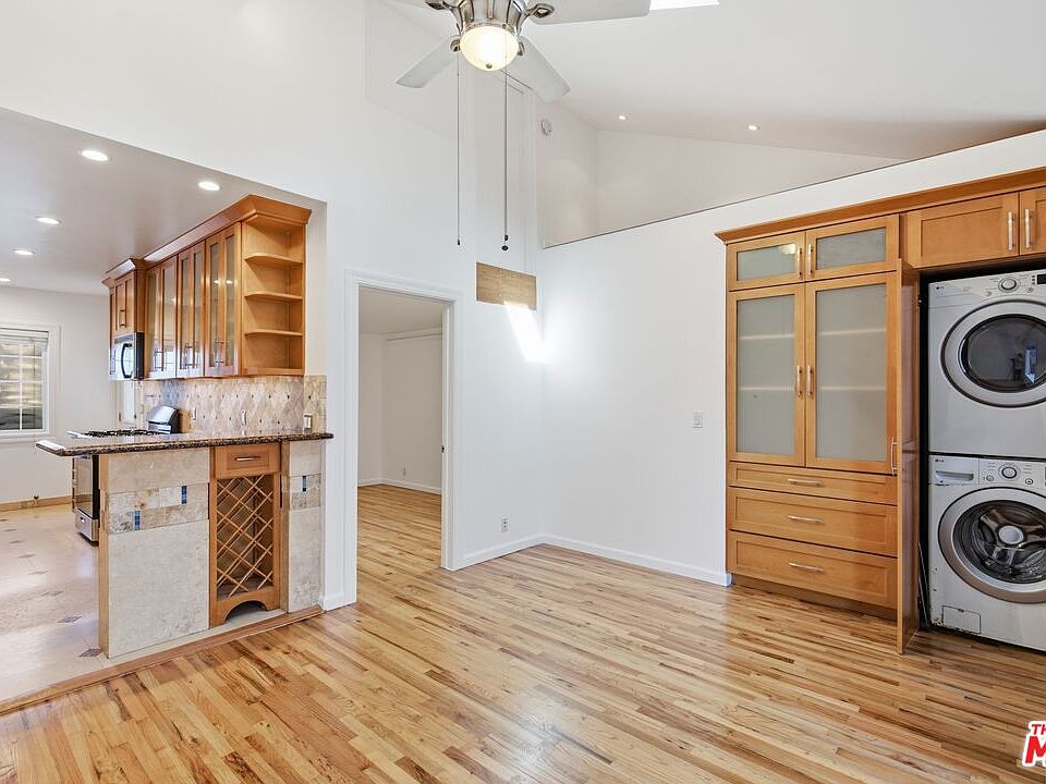 1st image of 325 Vernon Ave APT 4