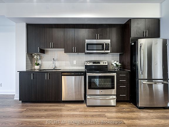 5th image of 7171 Yonge St #2203