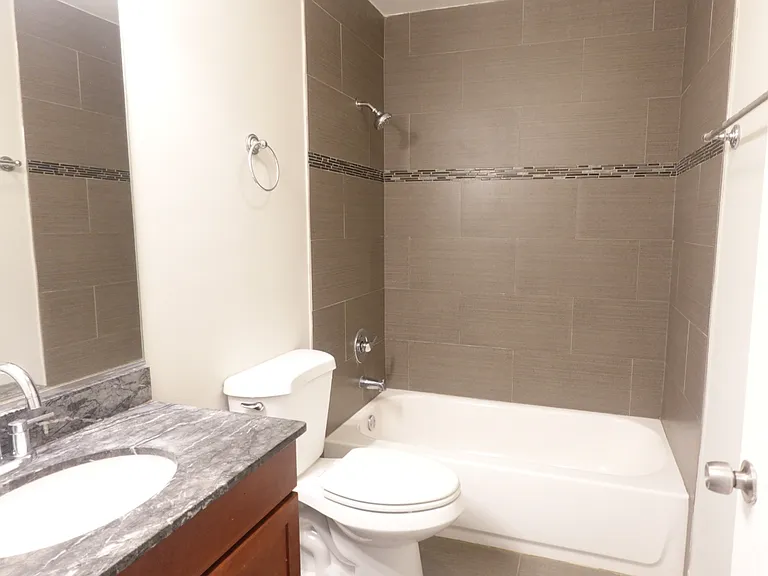 824 S Leavitt St #B — Photo 9