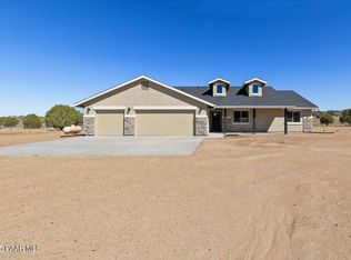 1220 E Cougar Ridge Rd, Paulden, AZ 86334