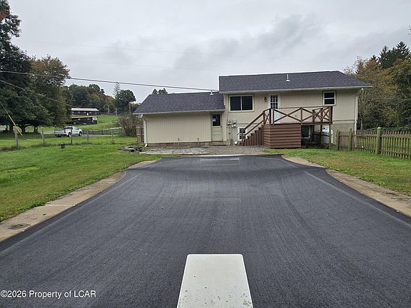 4th image of 528 Brace Rd