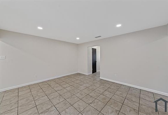 5th image of 3014 Patricia Ln