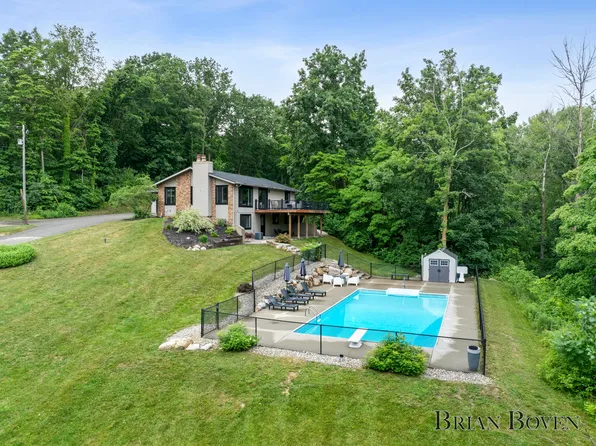 2815 House St NE, Belmont, MI 49306