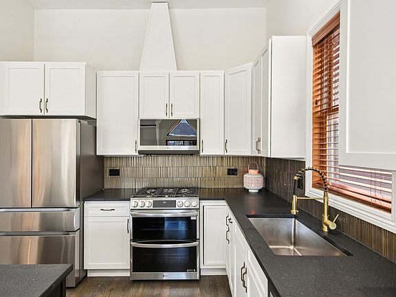 5th image of 2240 W North Ave Unit 4E