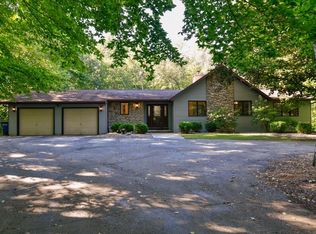 3445 Shady Ln, Suamico, WI 54313