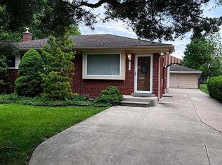 30250 Park St, Roseville, MI 48066