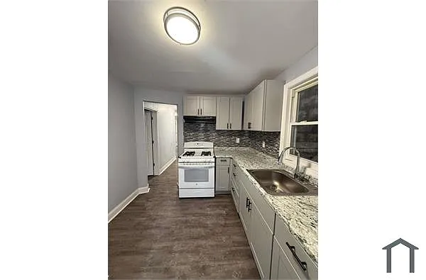Building Photo - 14 Saratoga Ave #1