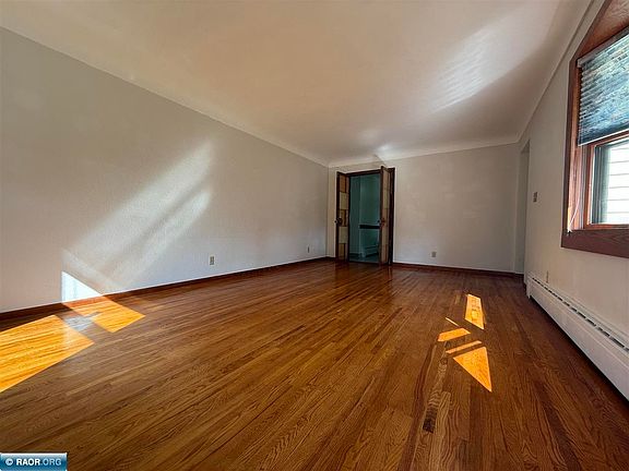 3rd image of 413 N 6th St