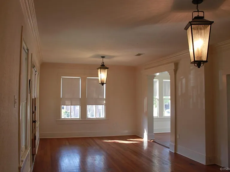 603 Mayflower St — Photo 3