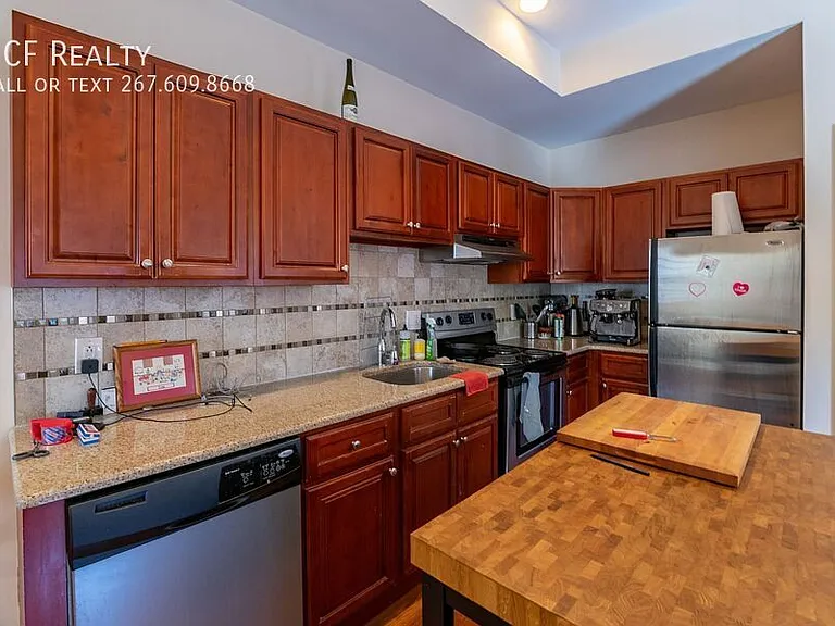 1841 Bainbridge St #1 — Photo 1
