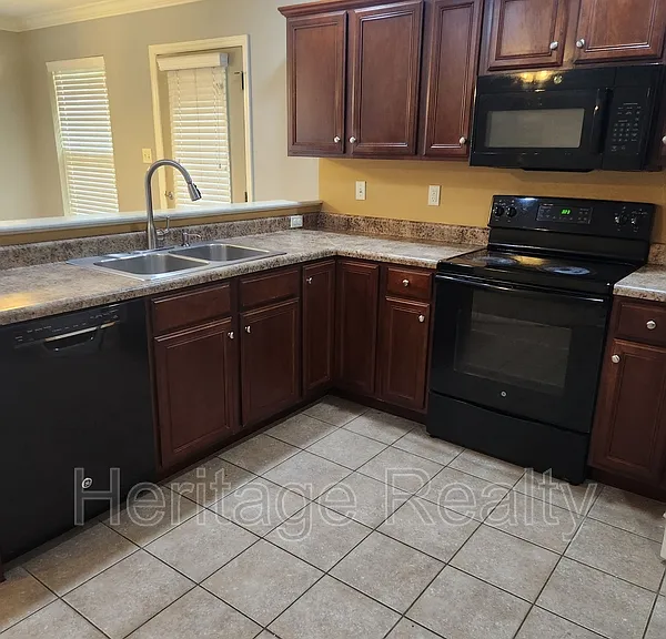 6515 Airtree Ln — Photo 4