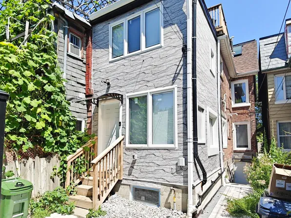 598 Crawford St, Toronto, ON M6G 3K2