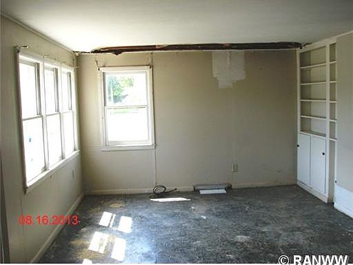 4th image of 606 Lake St
