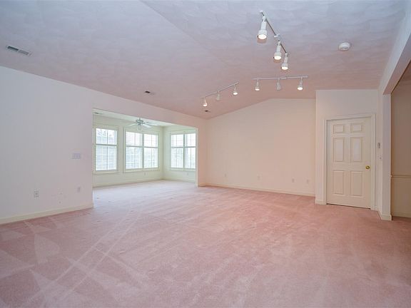 4th image of 4825 Glen Ivy Ln SW
