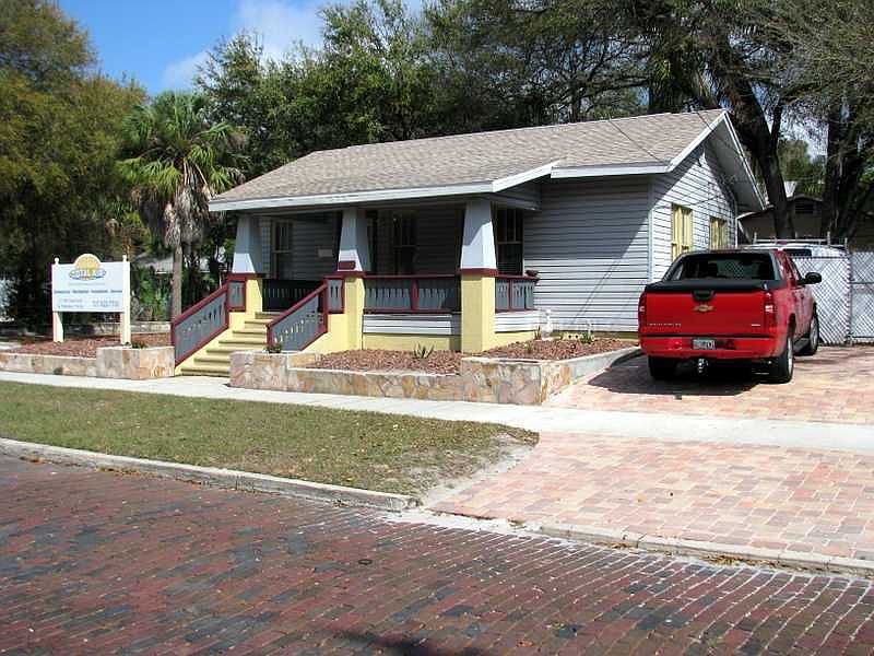 1st image of 131 18th St N