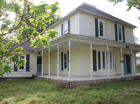 737 Prospect St, Webb City, MO 64870