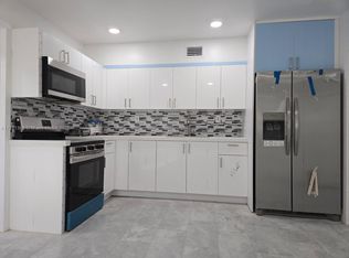 1620 NW 179th Ter, Miami Gardens, FL 33169