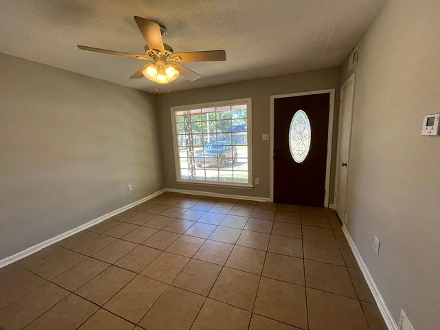 Renovated 3 Bedroom 1 Bath Home for Rent! — Photo 3