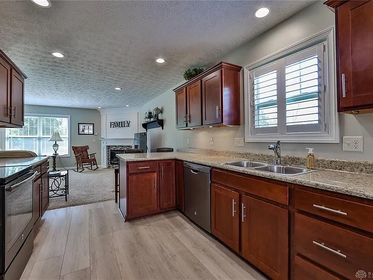 564 Cider Mill Way — Photo 7