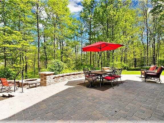4th image of 2626 Sweet Clover Ln