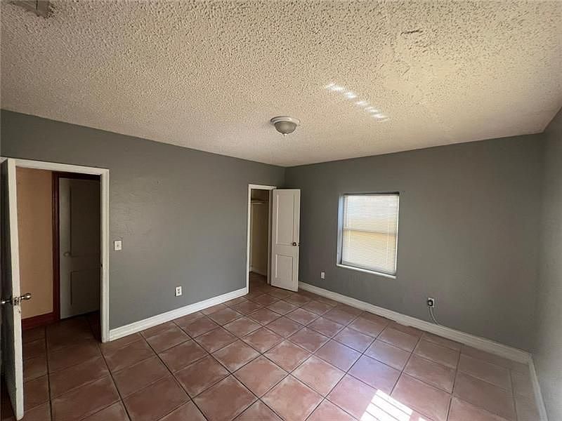 1st image of 2801 NW 10th Ave