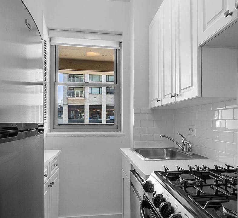 1st image of 300 E 57th St APT 17D