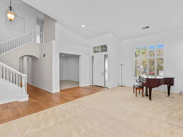 219 Pacific View Ln — Photo 10