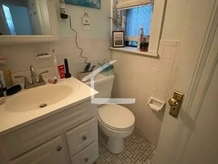 118 Strathmore Rd #L201 — Photo 5