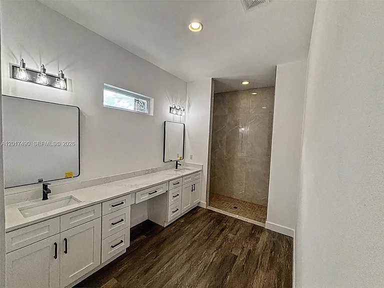 738 Harriet Ave SW — Photo 18