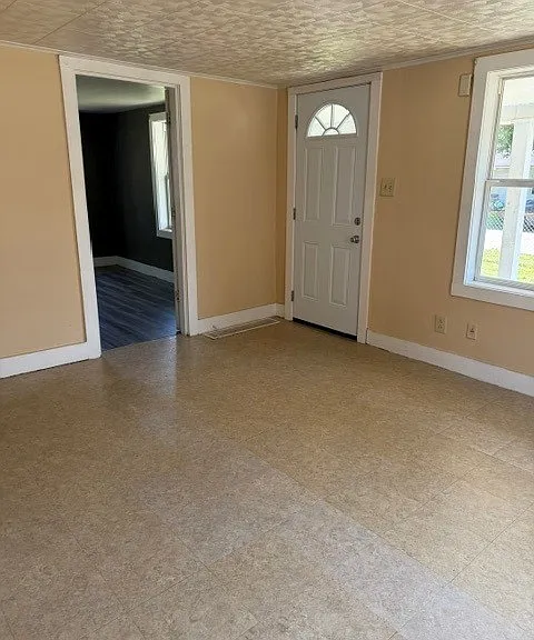 222 N Ross St — Photo 5