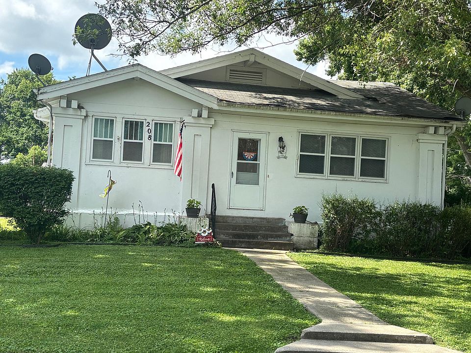 1st image of 208 Worden St