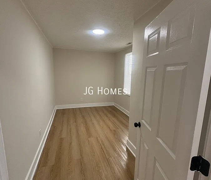 2725 Hale Ave — Photo 22