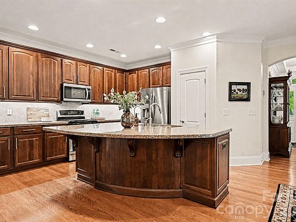 3rd image of 7929 Honey Fig Rd