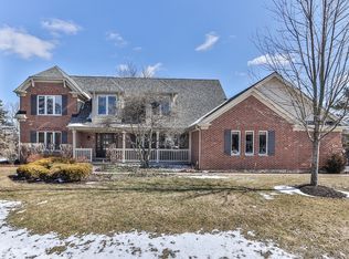 7520 Bonnie Ridge Rd, Crystal Lake, IL 60014