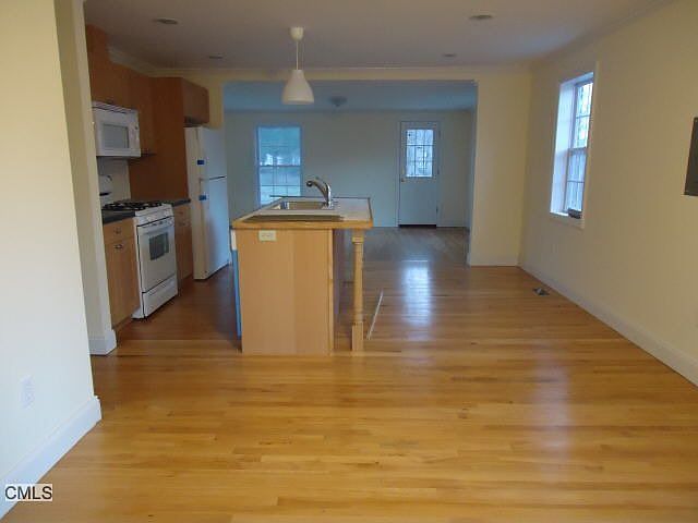 2nd image of 13 Beacon View Dr
