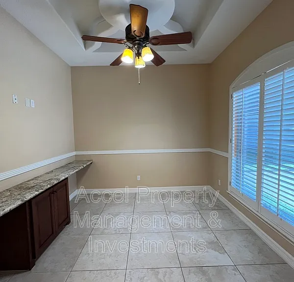 3911 Inez St — Photo 16