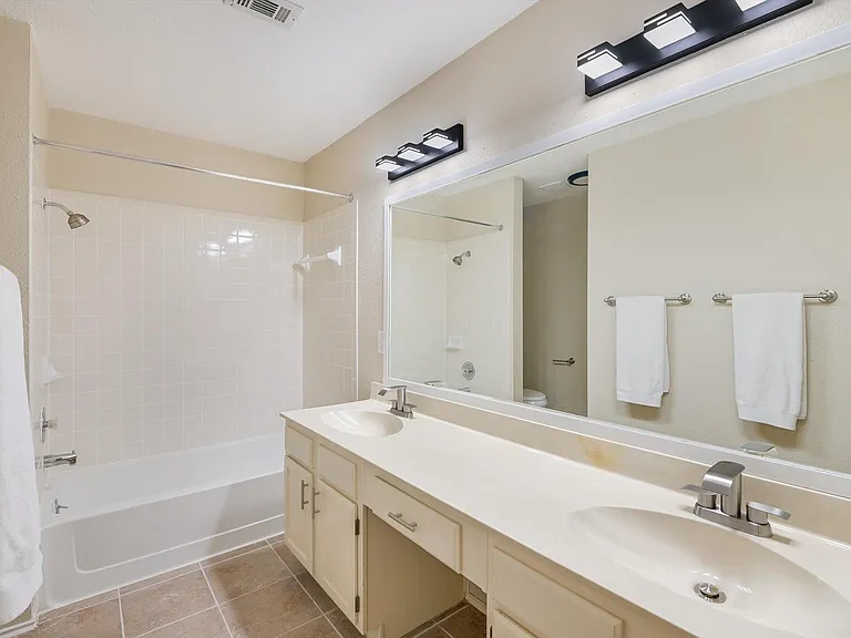6808 Luckenbach Ln — Photo 17