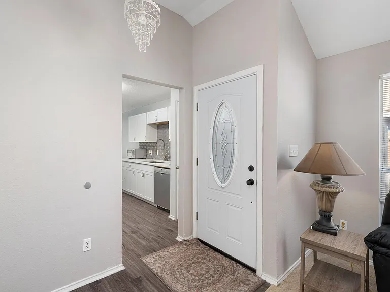 724 Pace Dr — Photo 4
