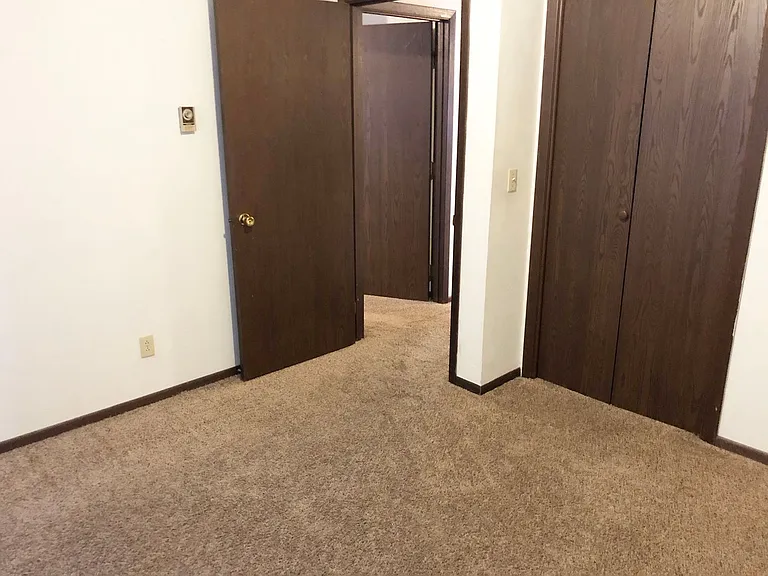 5402 Schmutzler St — Photo 15