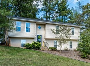 23 Stonepath Ln, Weaverville, NC 28787