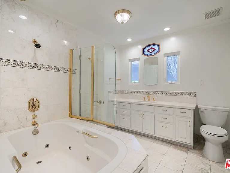 4645 Petit Ave — Photo 13