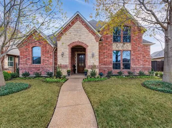 8100 Oak Knoll Dr, North Richland Hills, TX 76182