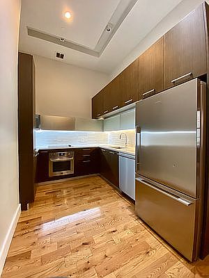 2nd image of 72 Willoughby St APT 3F