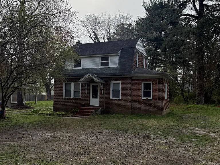207 N Camden Ave — Photo 1