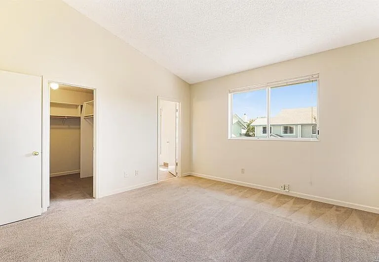 7 Meridian Cir — Photo 23