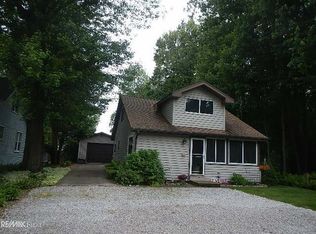 127 Bar Harbor Ave, Harsens Island, MI