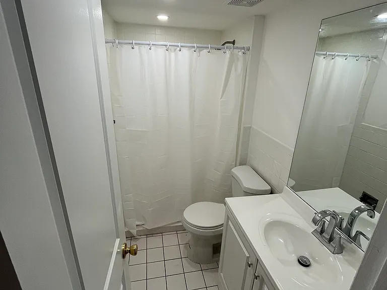 625 Broadmoor Dr #F — Photo 5