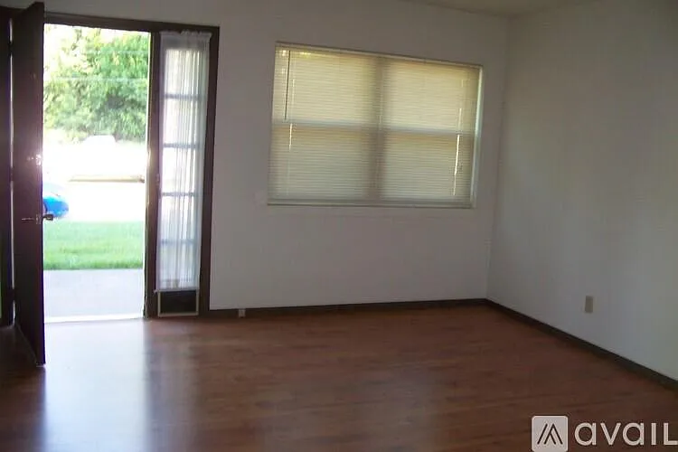 2 bed, 1.5 bath, 1100 sqft, $775 — Photo 4